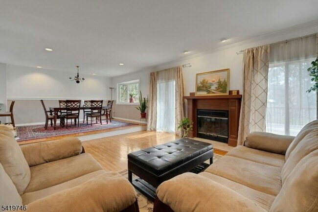 Building Photo - 34 Lockley Ct