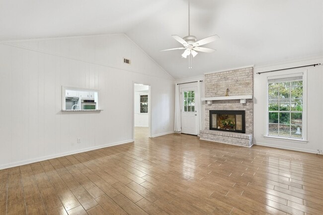 Building Photo - Ranch Home in Wilmington Park For Lease