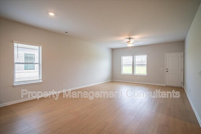 Building Photo - 22821 Dashwood Ln