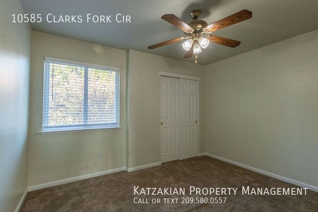 Building Photo - Charming 4-Bedroom Home in Spanos Park Wes...