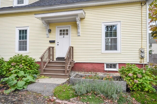 Primary Photo - 5 Fern Ct