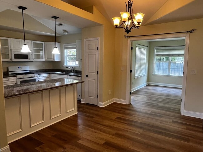 Building Photo - Home in New Bern's Arcadia Village neighborhood