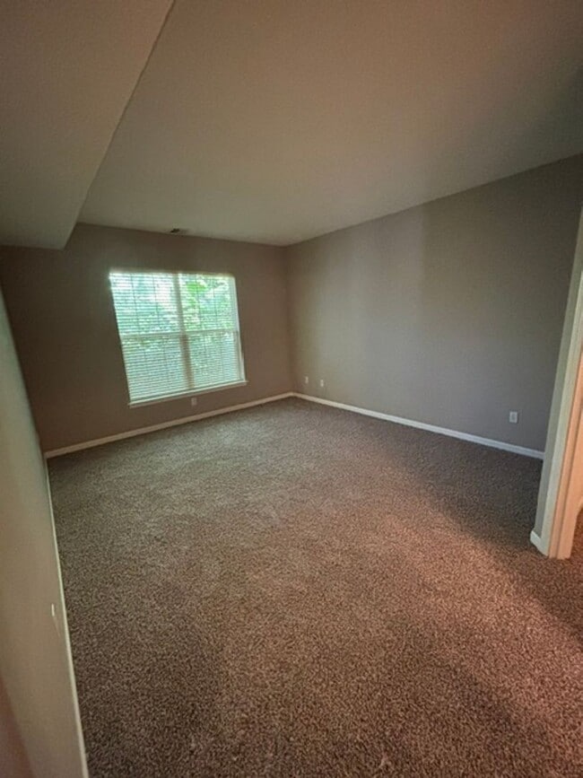Building Photo - 3301 Park Ln