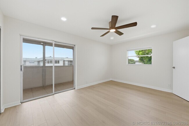 Building Photo - 670 Monaco Ct