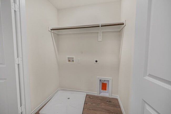 Building Photo - 312 Tall Cedar Wy