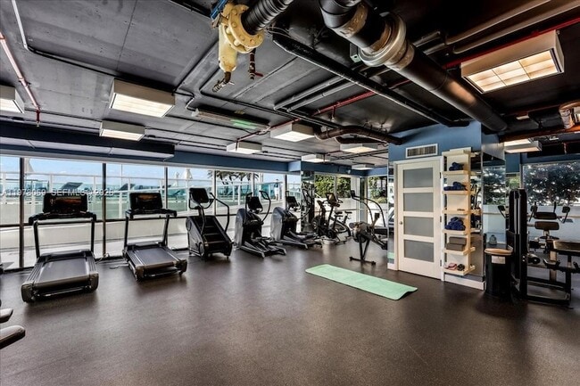 Building Photo - 650 West Ave