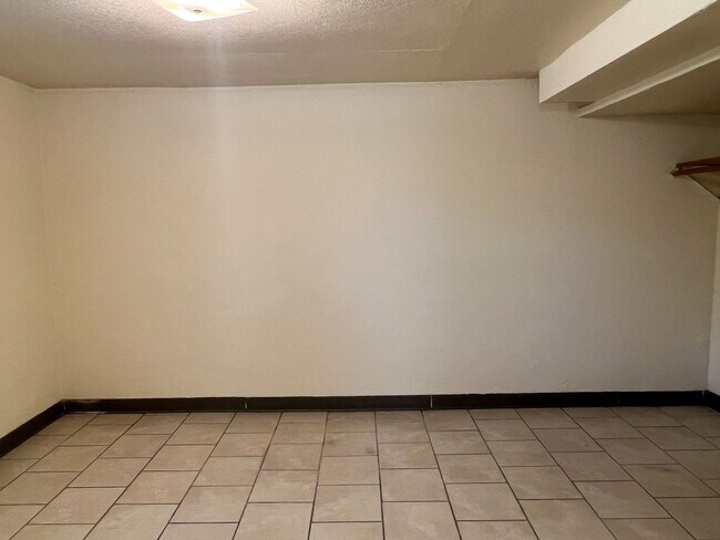 Building Photo - 1101 N Garth Ave