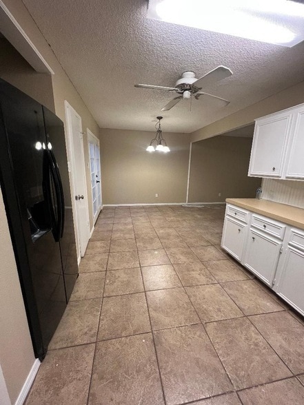 Building Photo - 8639 Knoxville Dr