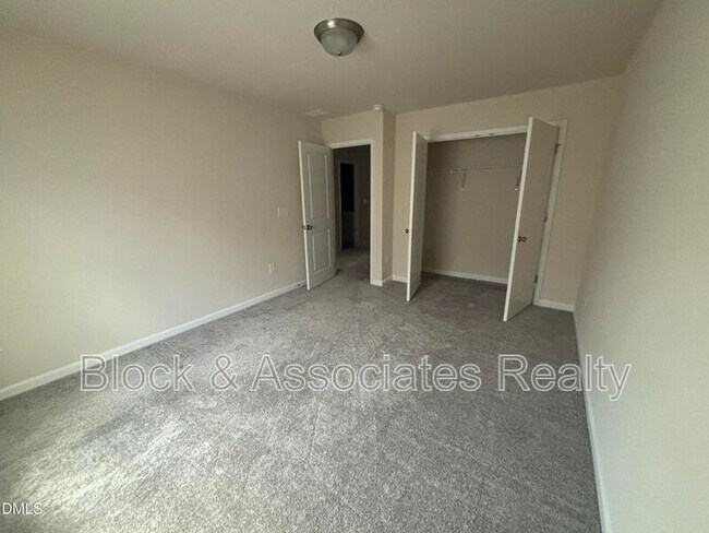 Building Photo - 268 Abbots Ml Dr