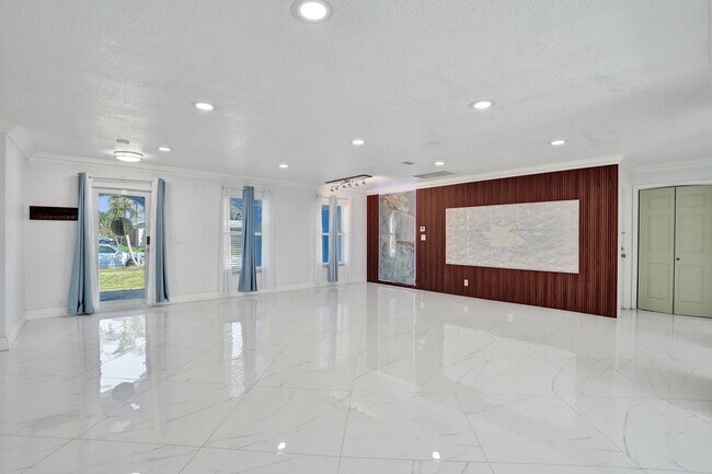 Building Photo - 855 NW 80th Terrace