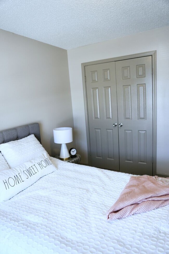 Interior Photo - The Vista