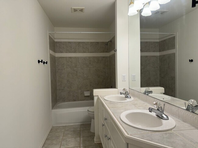 Building Photo - 27171 SE 25th Pl