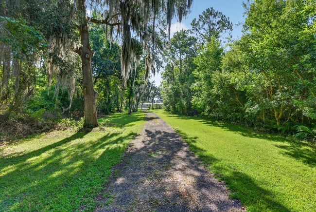 Building Photo - 322 Cedar Creek Rd