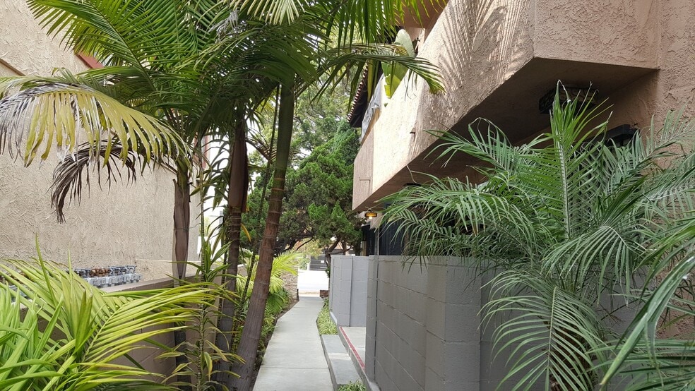 Building Photo - 1410 Venice Blvd.