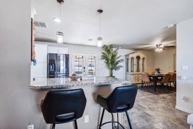 Building Photo - 2261 Sahara Dr