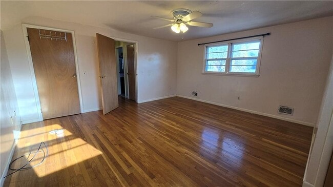 Building Photo - 7 Eliza St