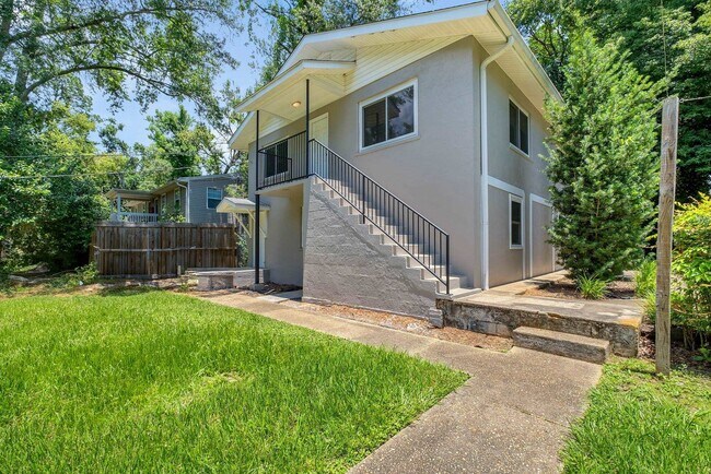 Building Photo - 2208 Escambia Dr