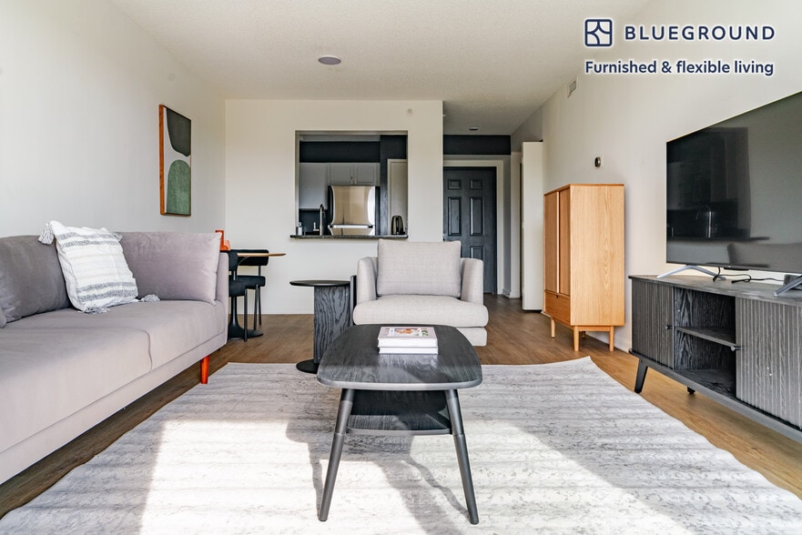 Building Photo - 4650 Washington Blvd