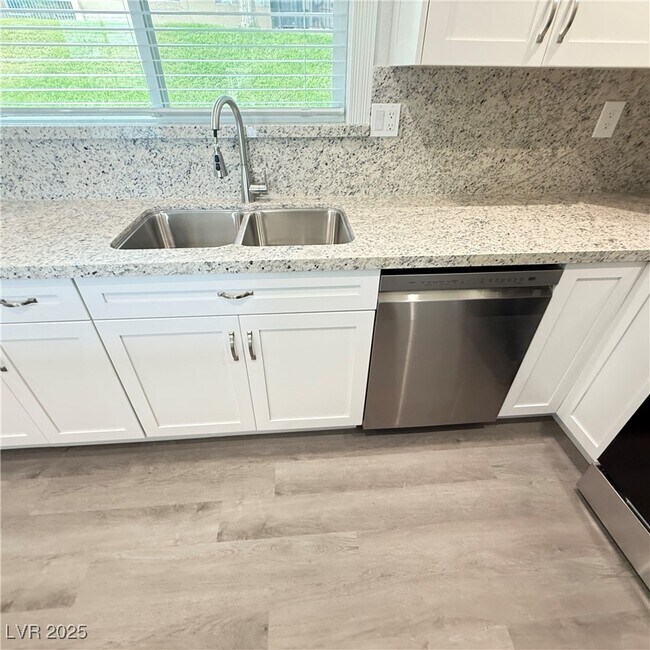 Building Photo - 508 Woodcrest Ct