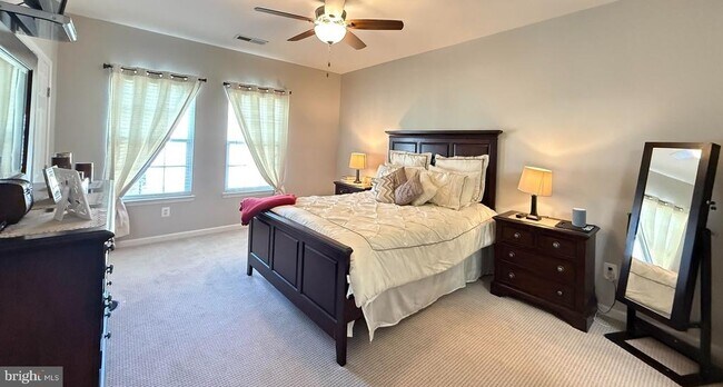 Building Photo - 14050 Cannondale Way
