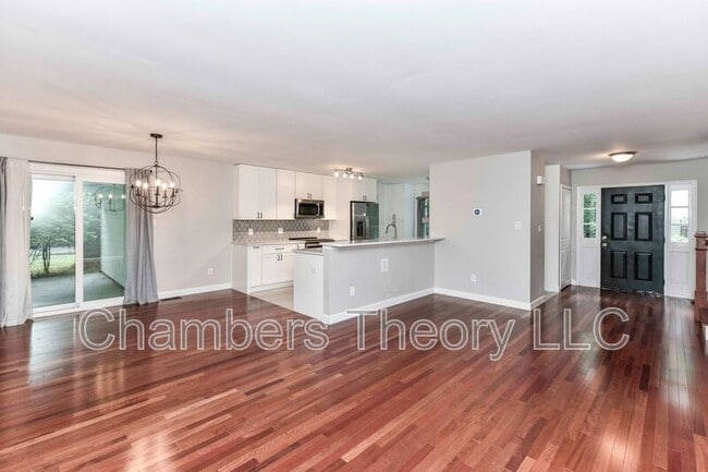 Building Photo - 12231 Westwood Hills Dr