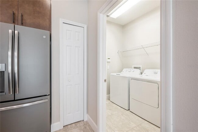 Building Photo - 7212 Paradiso Dr