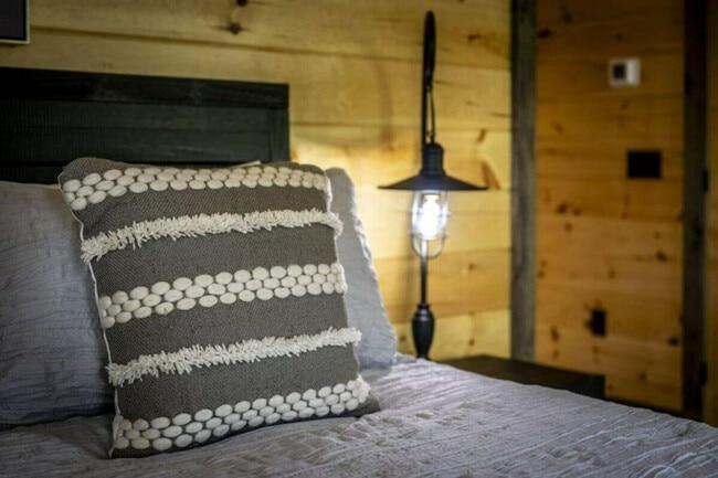 Building Photo - 1868 Blue Tick Way