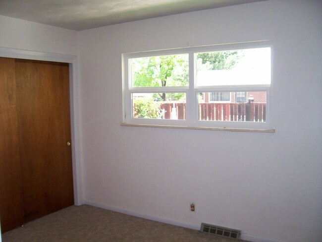 Building Photo - 3006 Butternut Dr
