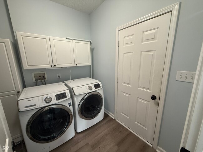 Building Photo - 5882 Hollow Oak Trail