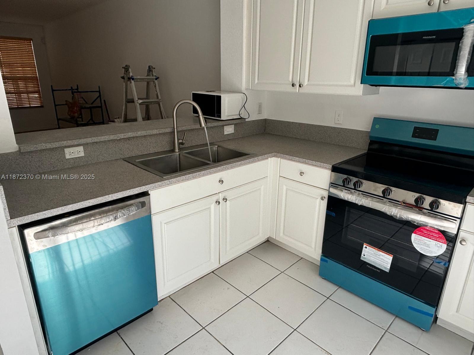 Building Photo - 767 NW 42nd Ave