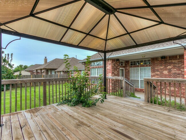 Building Photo - Stunning Open-Concept Home with Luxury Primary Suite & Outdoor Living