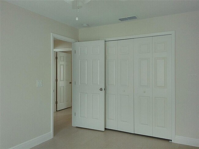 Building Photo - 1562 Schaub Ave
