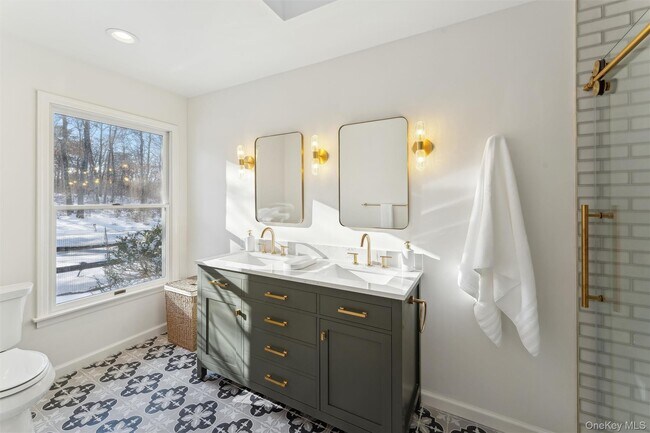 Building Photo - 14 Hildreth Rd S