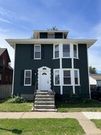 Building Photo - 124 Oak St