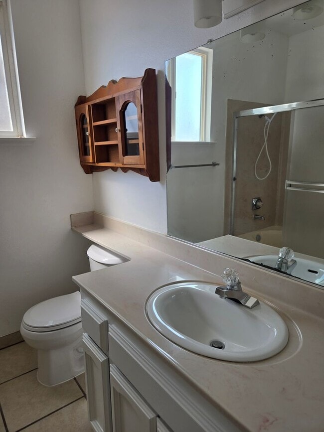 Building Photo - Three bedroom, fresh paint and pool!