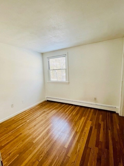 Building Photo - 181 School St