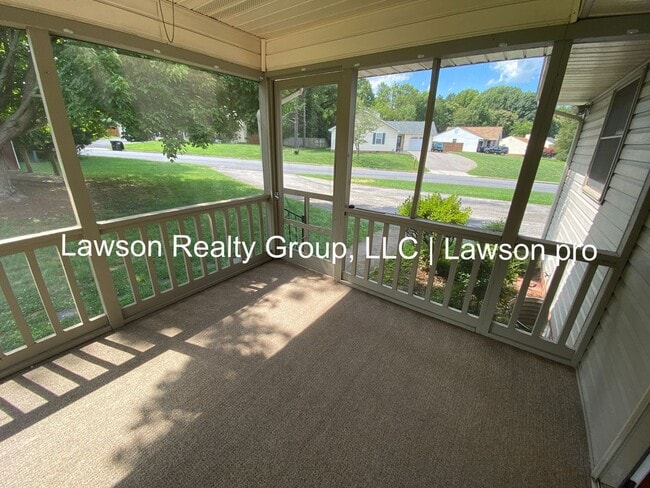 Building Photo - Spacious Hollins Four Bedroom w/ Finished Basement