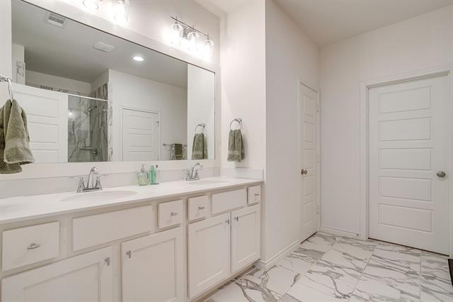 Building Photo - 207 Athenia Dr