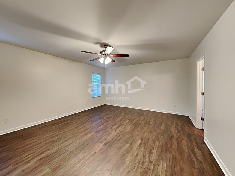 Building Photo - 250 Farrington Dr