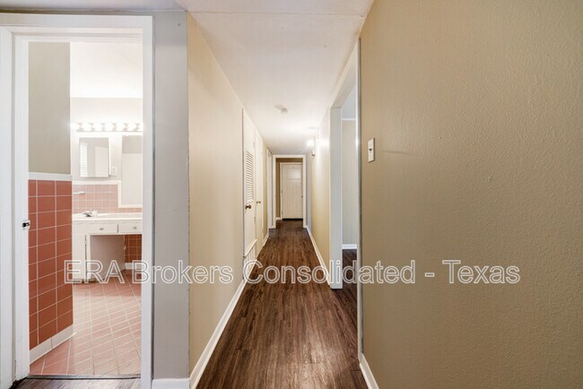 Building Photo - 106 Winn Ave