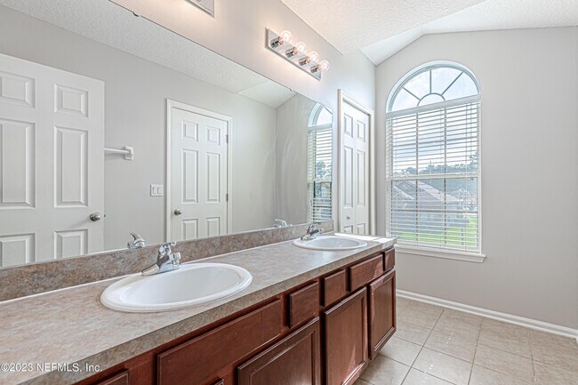 Building Photo - 4066 Anderson Woods Dr