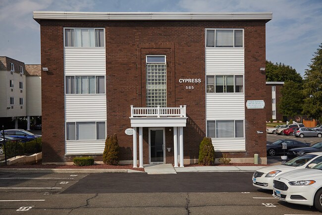 Building Photo - 585-585 Ellsworth St