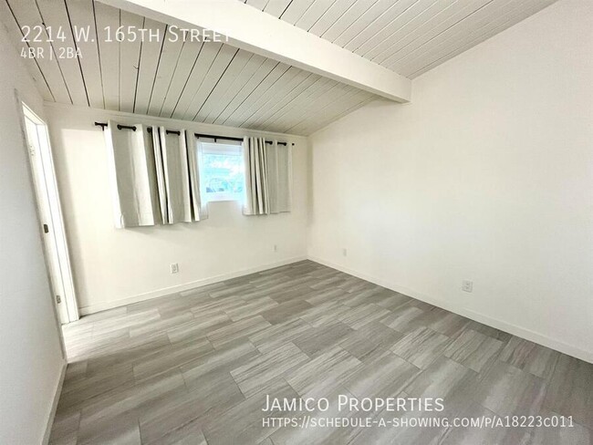 Building Photo - 2214 W 165th St