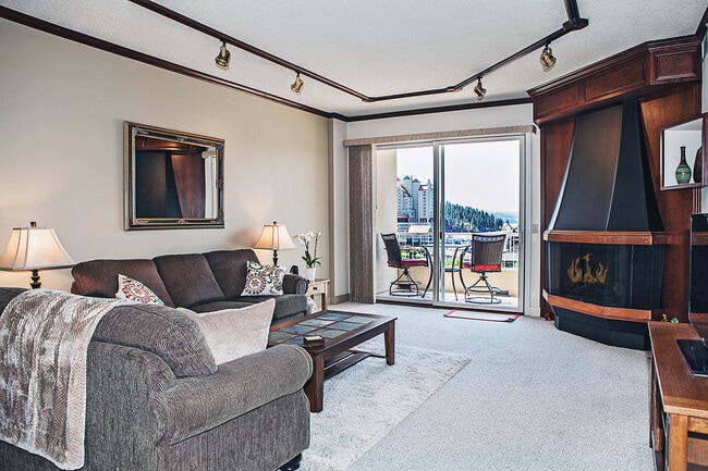 Building Photo - 301 N 1st St