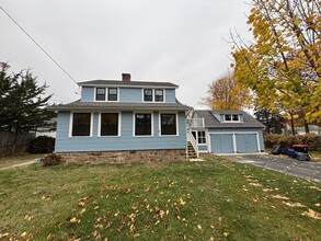 Building Photo - 2 Scofield Pl