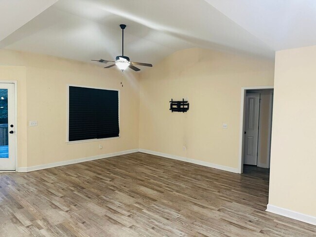 Building Photo - Spacious 4BR Home on 1.98 Acres with Modern Finishes in Tupelo Hills