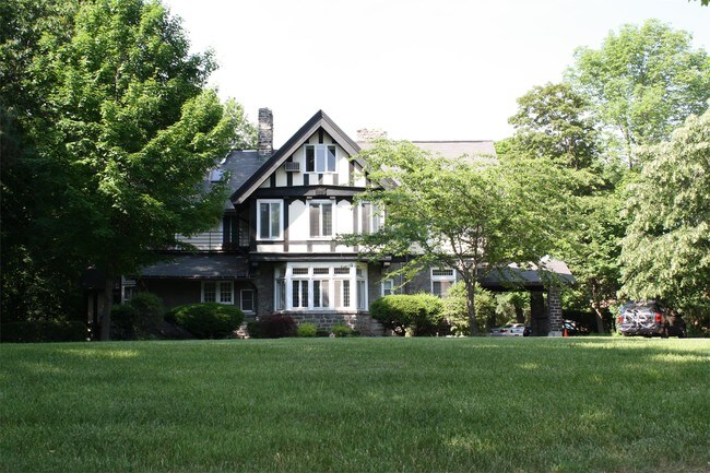 Photo - 950 East Avenue - K