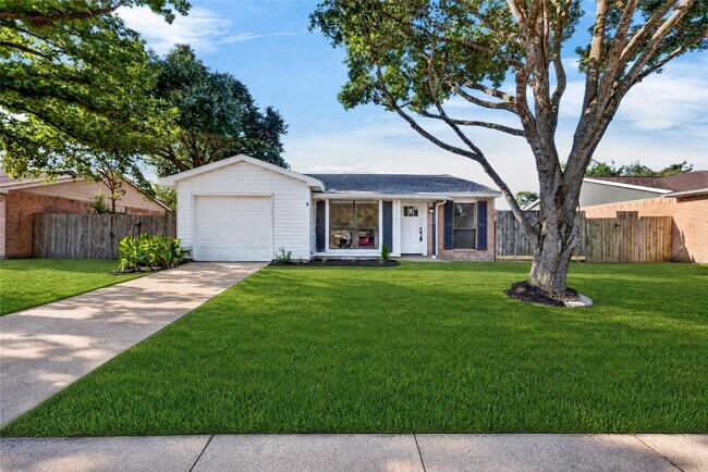 Building Photo - 24114 4 Sixes Ln
