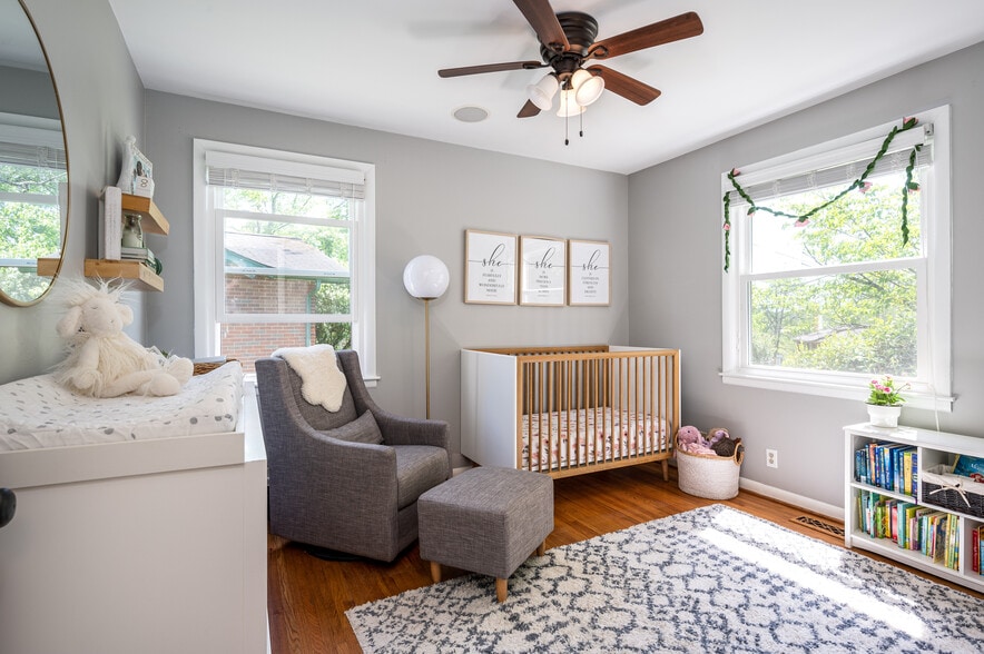 Building Photo - 582 Whispering Hills Dr