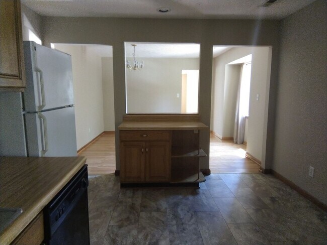 Building Photo - 614-B Drypoint Ln.